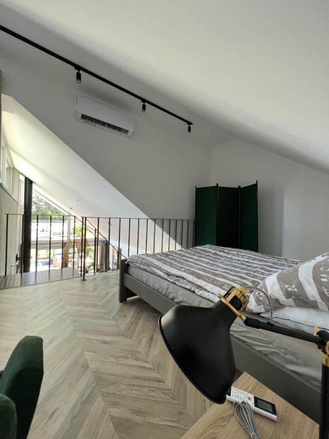 Beige Villa Balatonkenese Exteriér fotografie