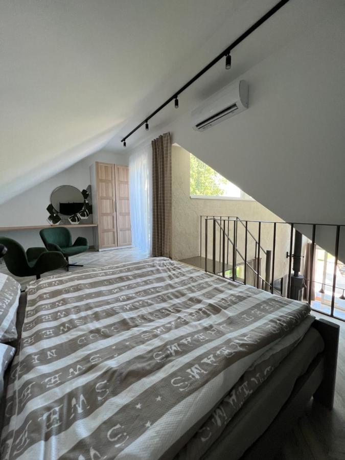 Beige Villa Balatonkenese Exteriér fotografie